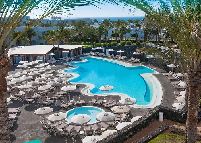 Luxury Hotels in Puerto del Carmen (Lanzarote) near Gran Casino de Lanzarote